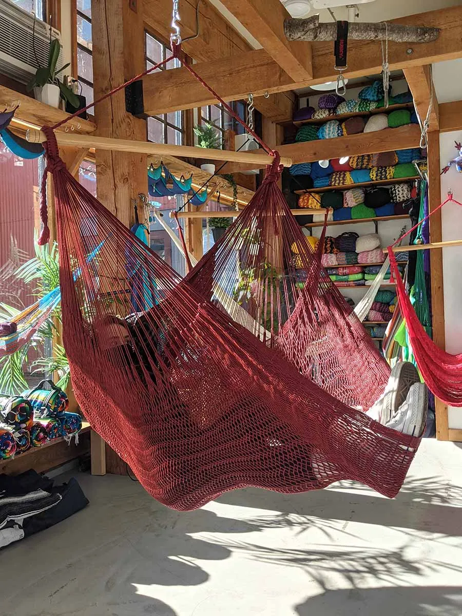 Thick Hangout Chair - Burgundy